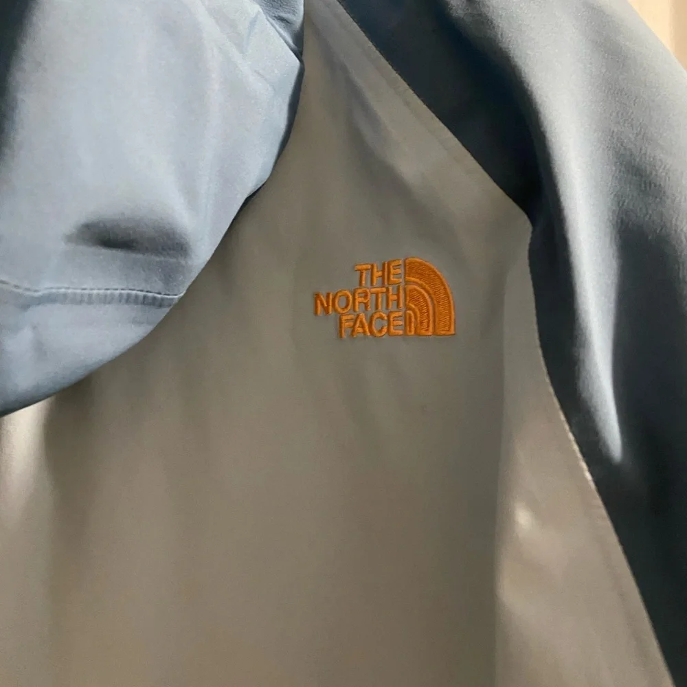 The North Face Blue and Light Blue Jacket - Picture 6 of 7